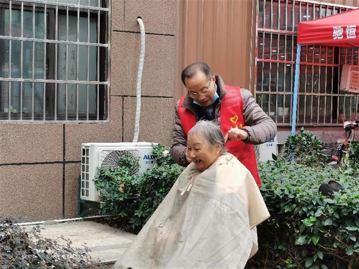 二月二免费理发活动_武汉市硚口区民俗活动_二月二龙抬头!cba球员组团理发