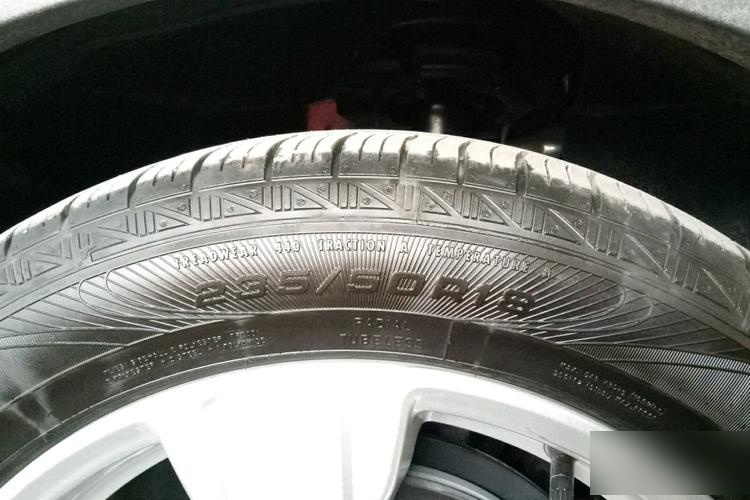 福特翼虎1.5t原装轮胎是什么