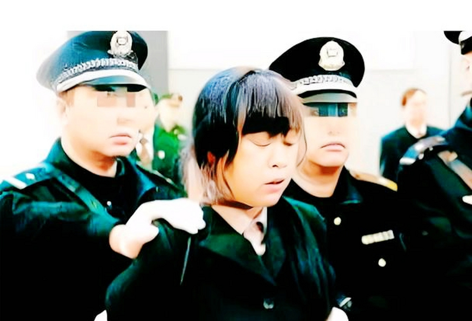 2013年,单枪匹马杀害姐姐全家的凌小娟被判处死刑.
