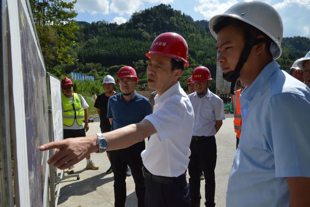 周登涛带队督导检查安全生产工作