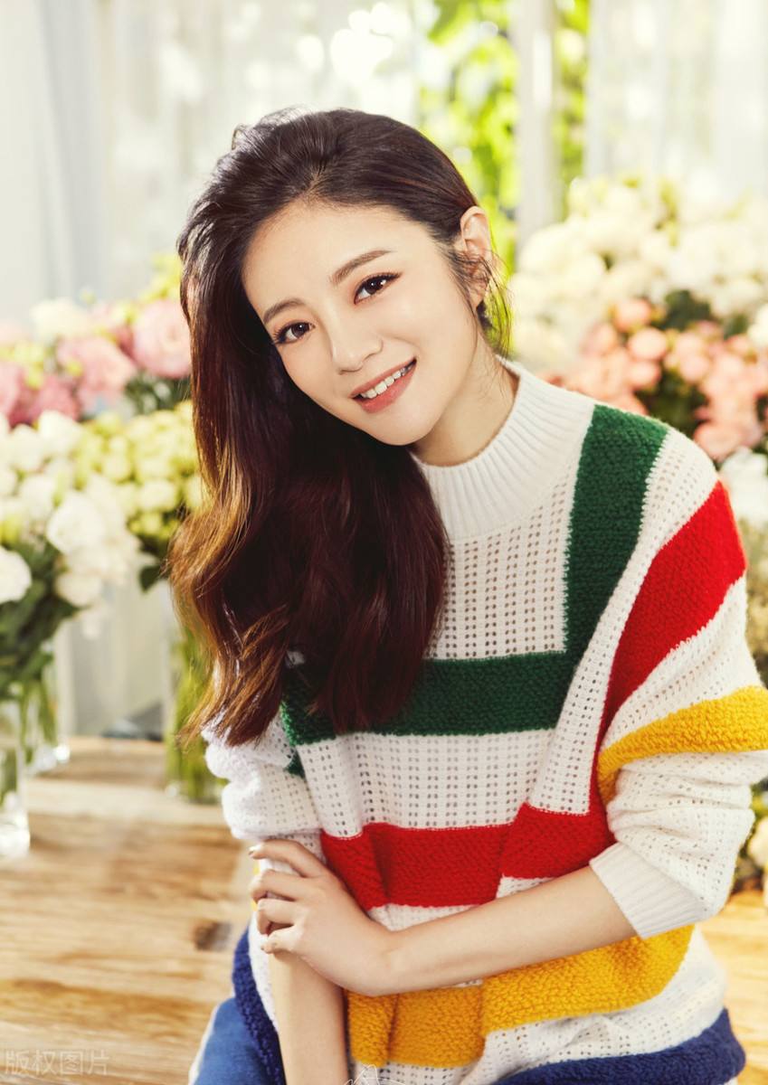 老公再次出事后,安以轩依旧保持沉默,10亿身价被蒸发