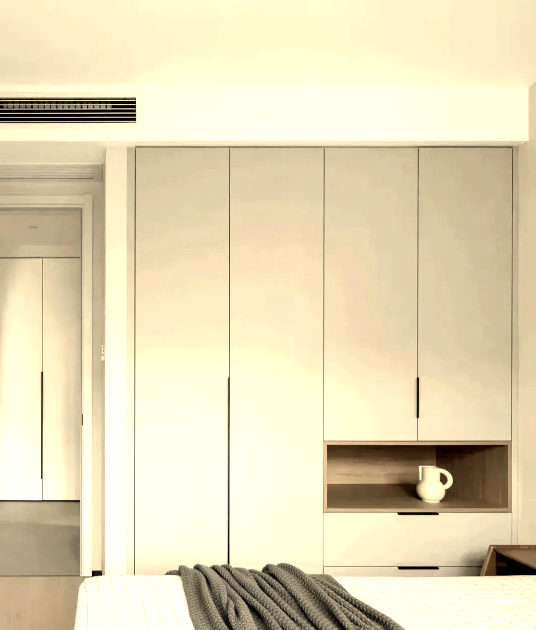 小户型不再拥挤,嵌入式衣柜让空间焕然一新