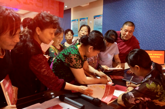 最美家风润万家//家风故事宣讲湖南接力