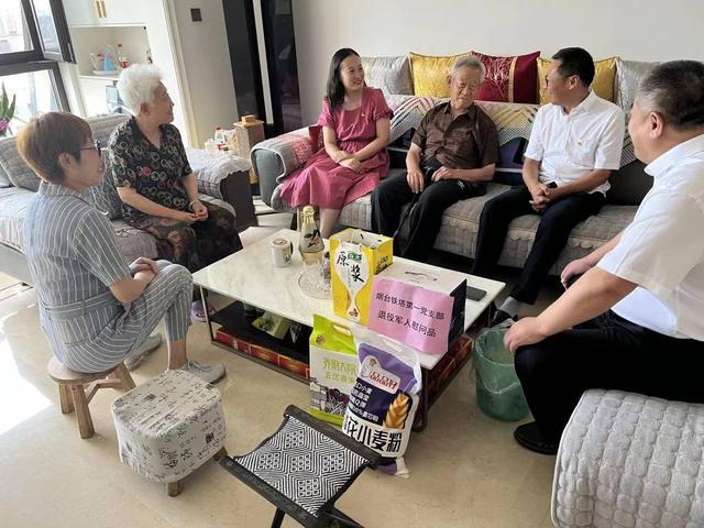 芝罘御龙山社区:致敬"最可爱的人"