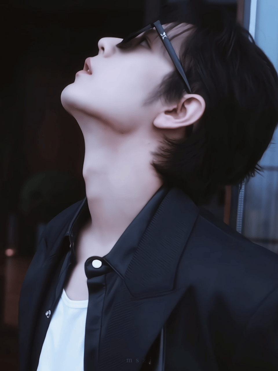 深夜好梦是有成分的,肖战的脑袋动作很给力