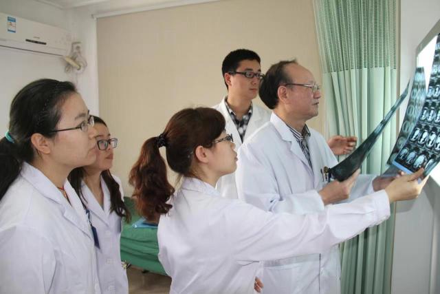 胸部肿瘤专家毛伟敏谈肿瘤防治之道:做好早筛早诊早治,就像控制慢病一