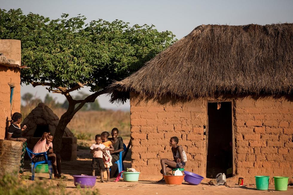 嫁给黑人的中国女人,有人沦为陪酒女,最惨的是最后一个