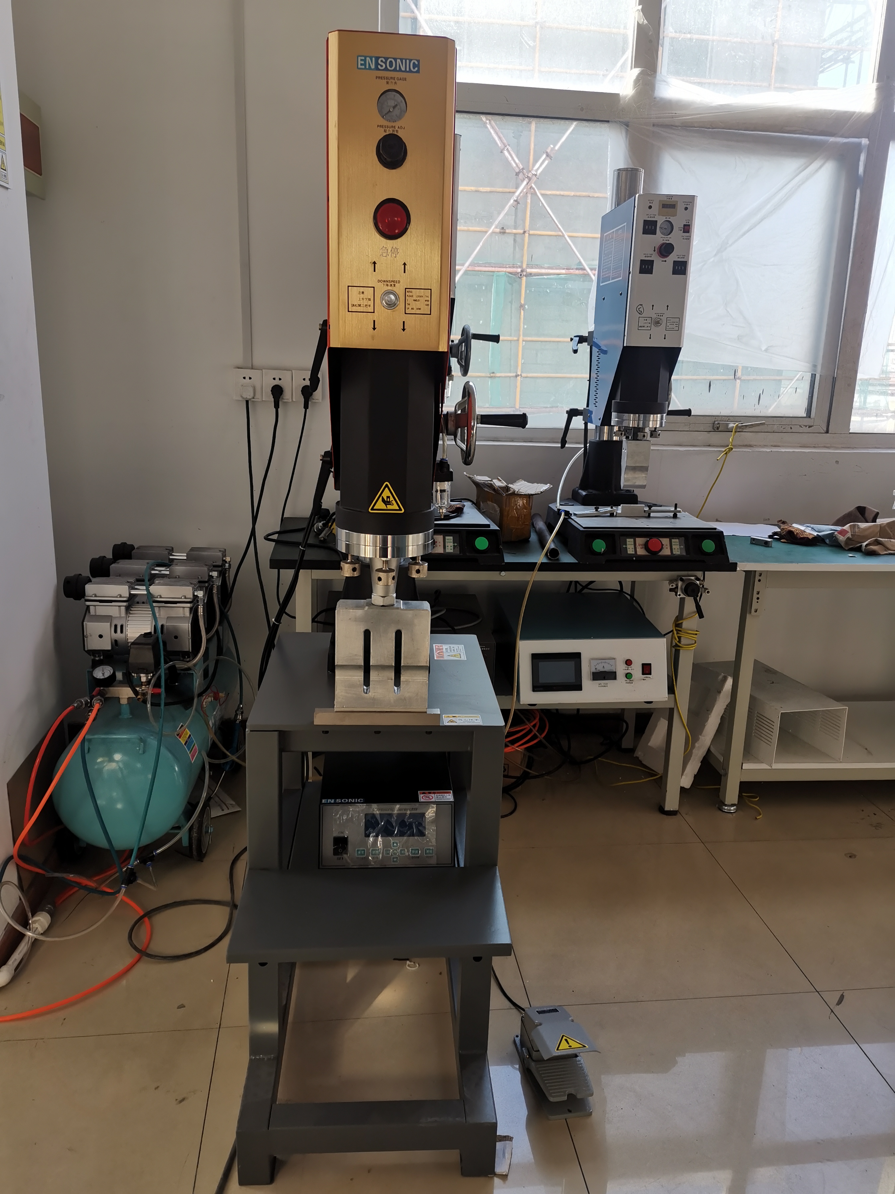 胶泥腻子粉阀口袋超声波封口机