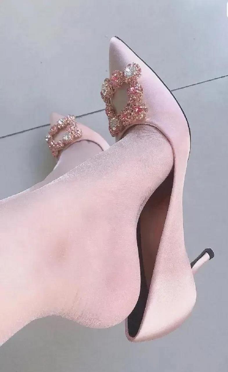 粉红系 这款粉红色高跟鞋 清新亮彩 可爱迷人卡哇伊!