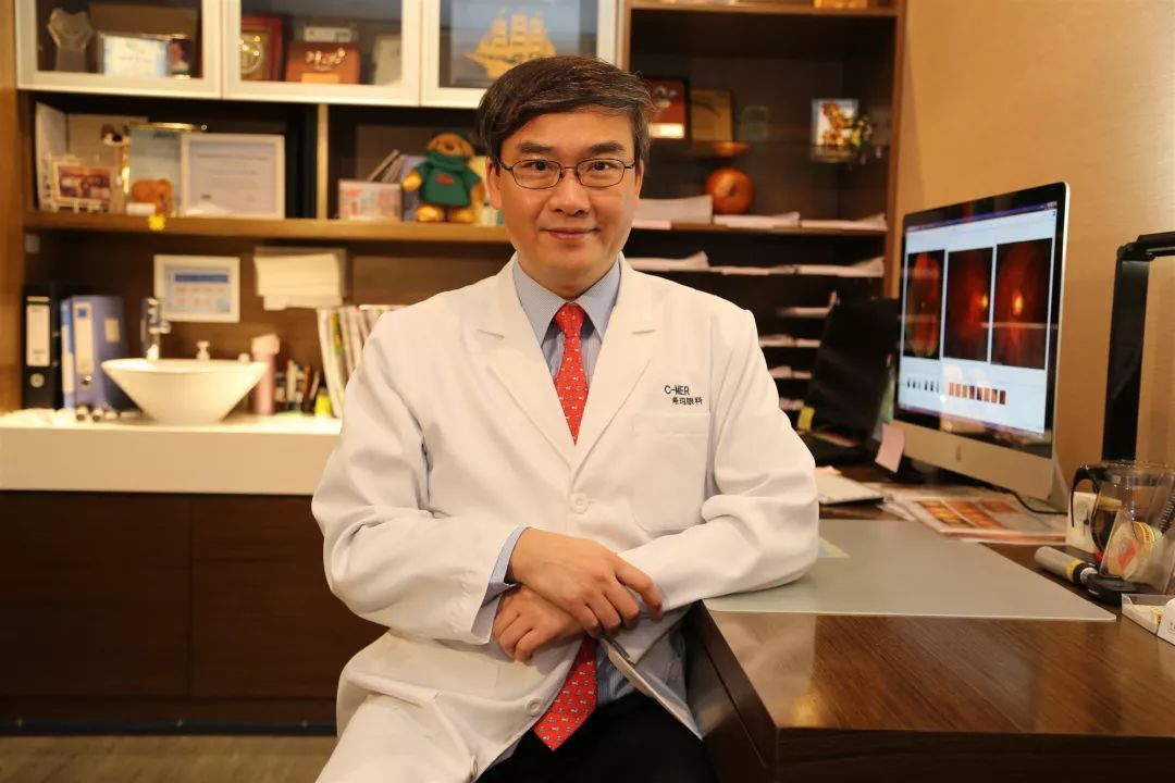 香港医生对其职业的自信,究竟从何而来?靠的是什么?