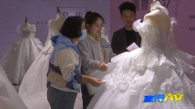 买婚纱礼服,一定要去六安丁集婚纱小镇!