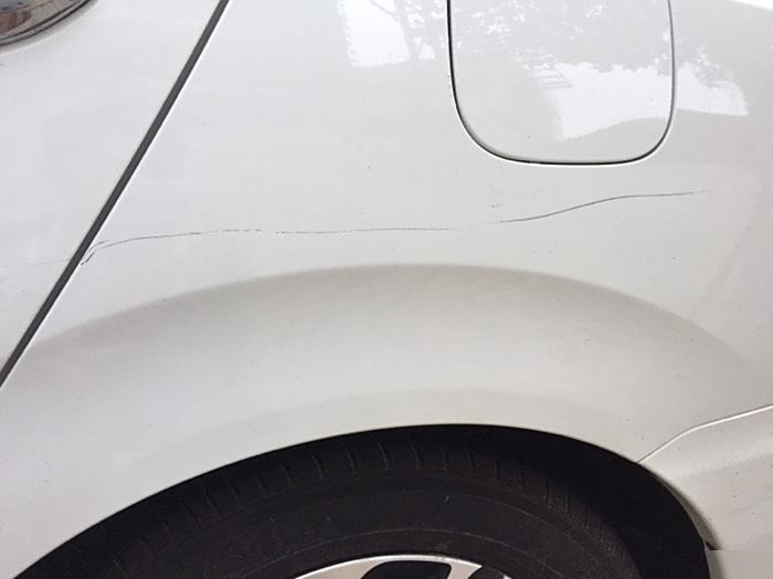 汽车划痕修复补漆大概要多少钱?