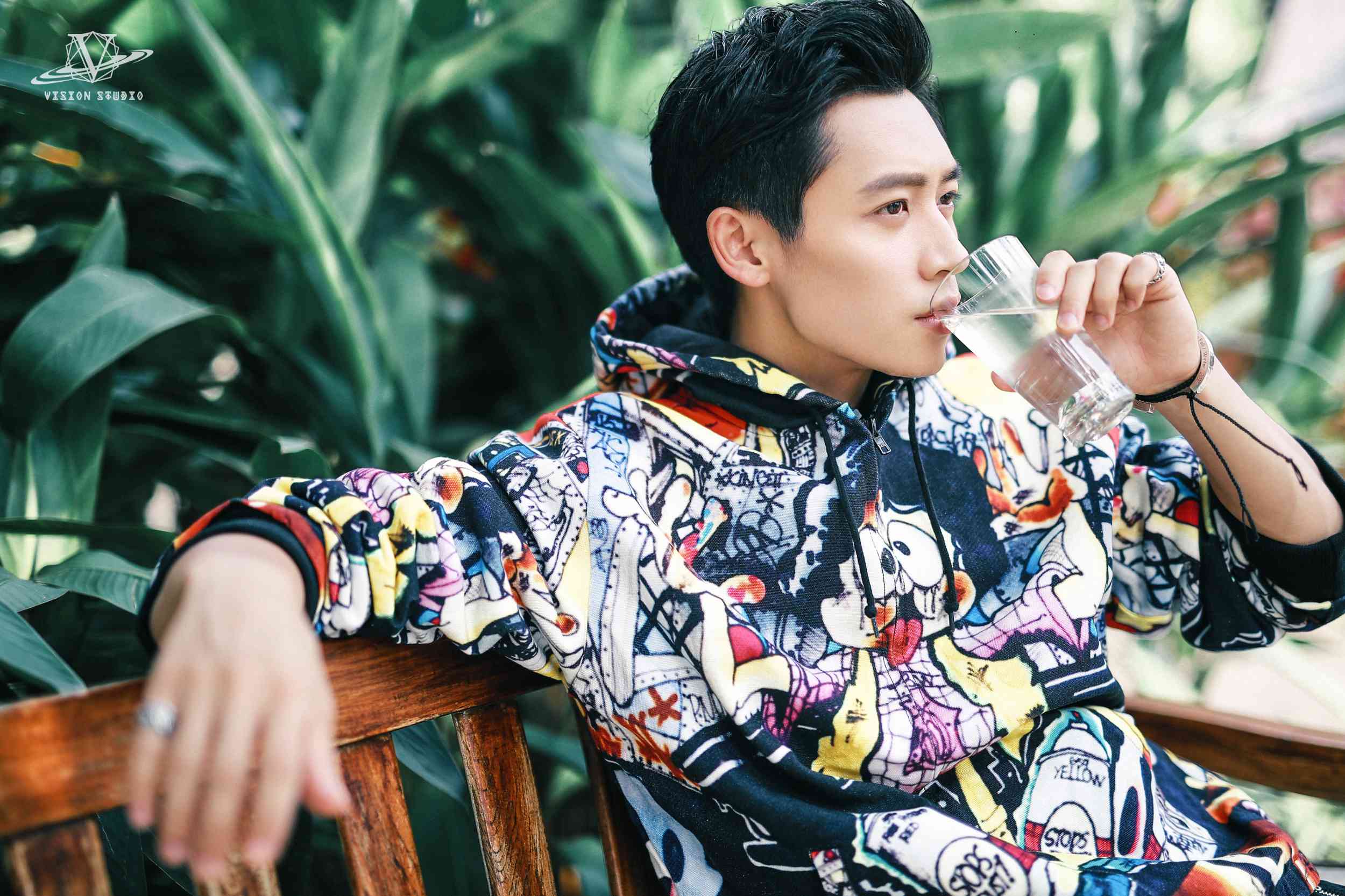 我离婚后对一个小我20岁的女生动了情,后来才发现她妈妈是我初恋