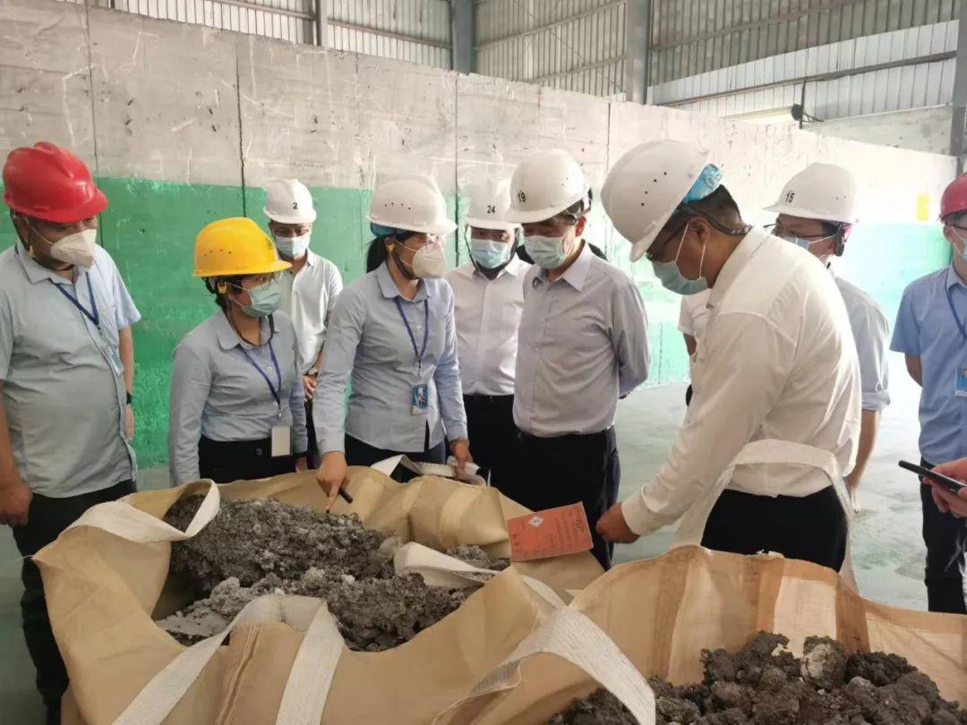 5月6日,广东省生态环境保护监察办公室主任赖海滨带领调研组到肇庆
