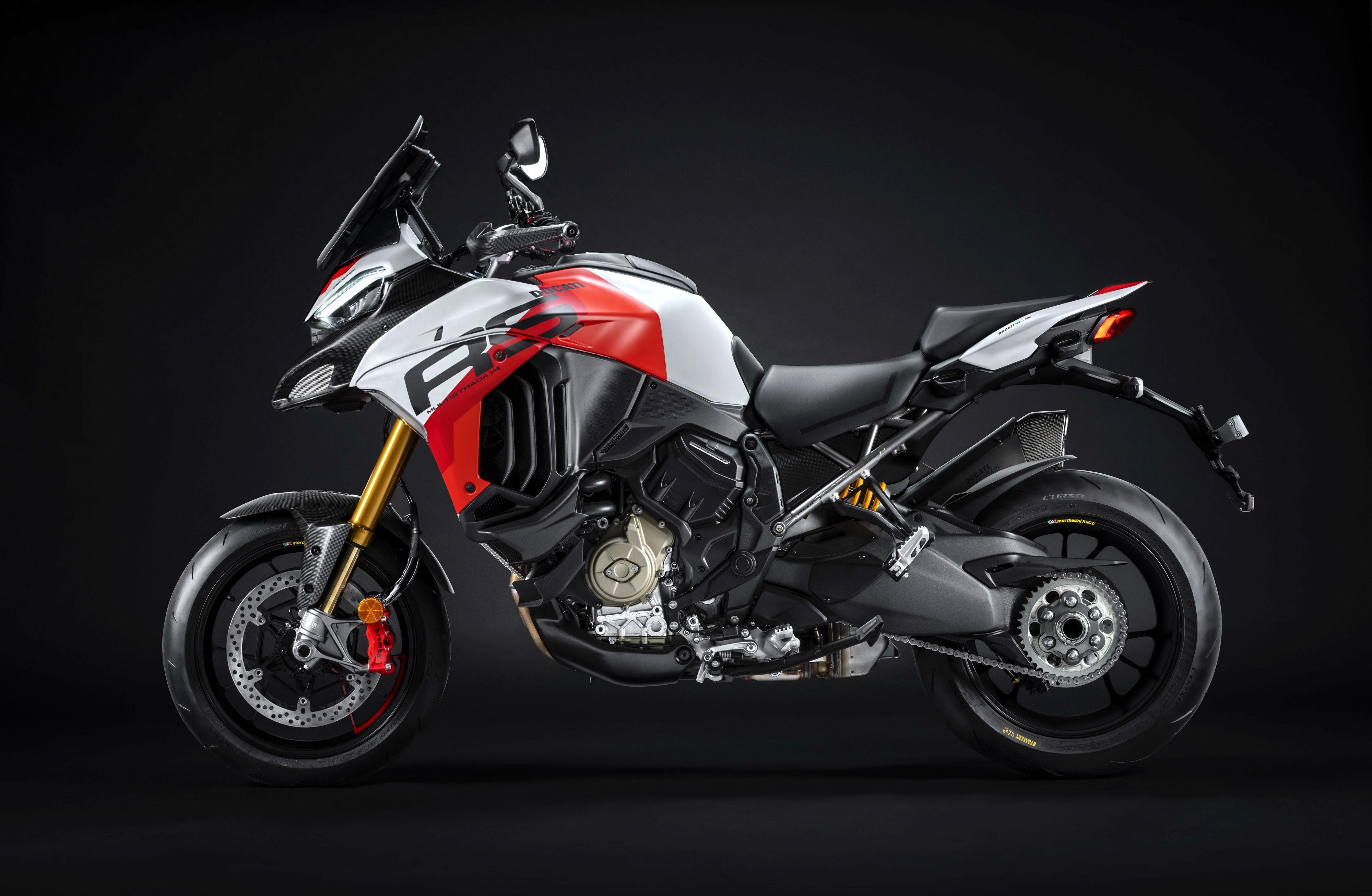 细节简介:跑车的发动机,杜卡迪 2024 multistrada v4 rs