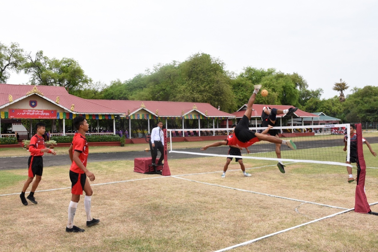 缅军中部军区举行藤球比赛