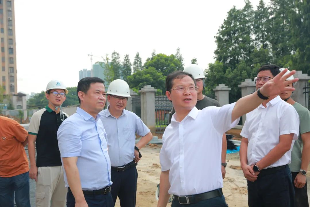 县委副书记,政法委书记闵员根到南昌县法院新审判大楼工地调研