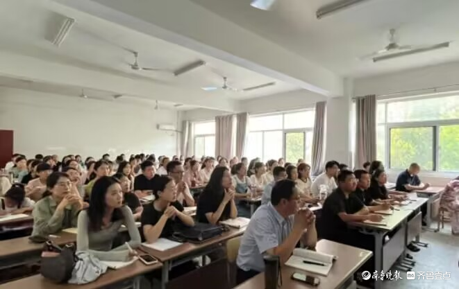 聊城开发区东昌中学新校区举行2023年暑期教研活动