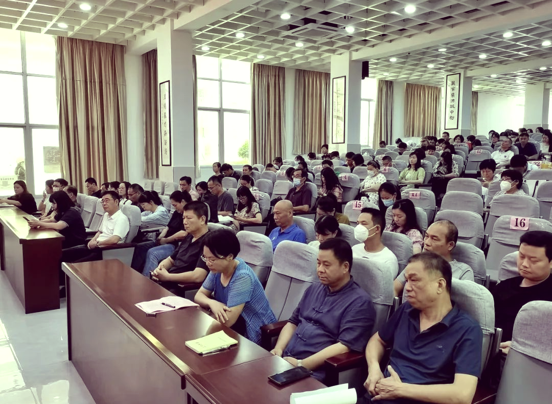 福清华侨中学领导变动及新政策展望