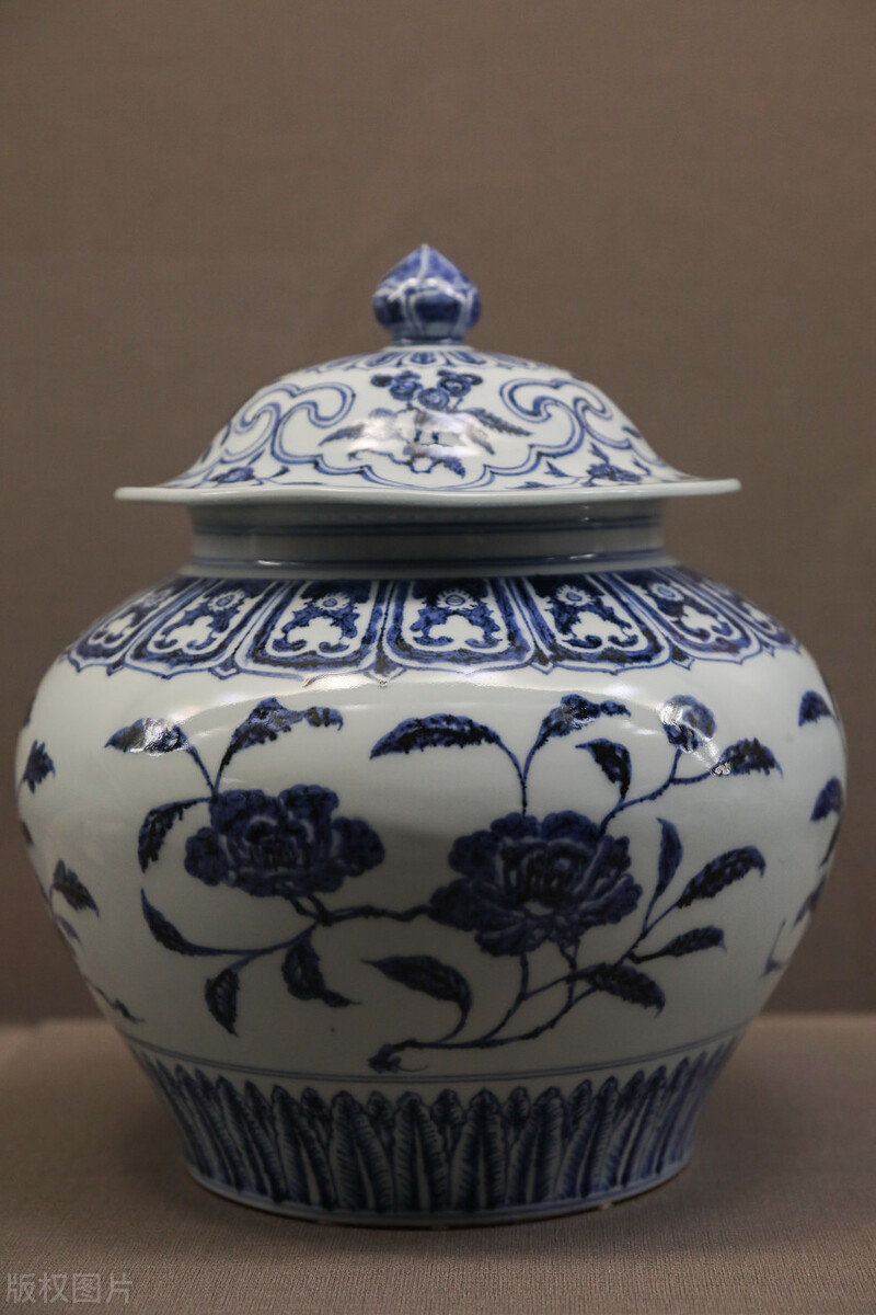 台北故宫收藏的永宣青花瓷为例,为你解密专家瓷器鉴定的过程