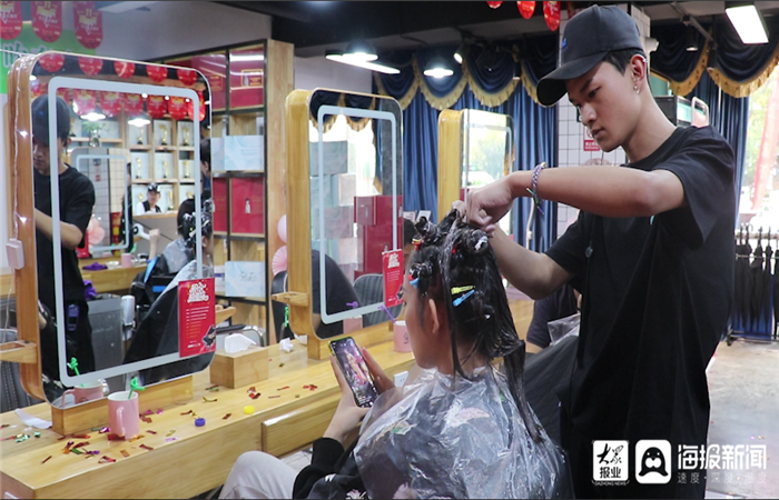 艾伦黛尔美容美发有限公司开展十一周年店庆活动