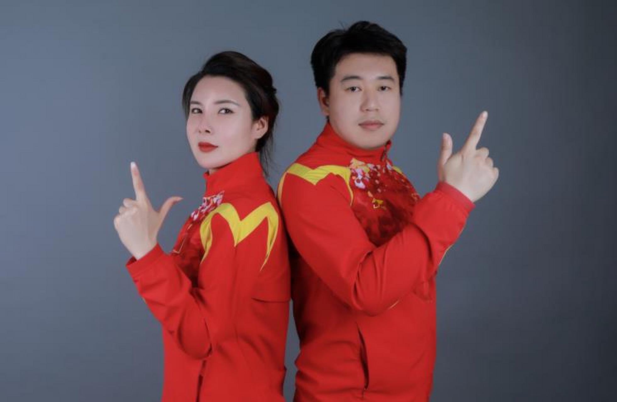 那年,北京奥运会上,26岁的杜丽夺冠后对师弟庞伟说:"你向我求婚吧,我