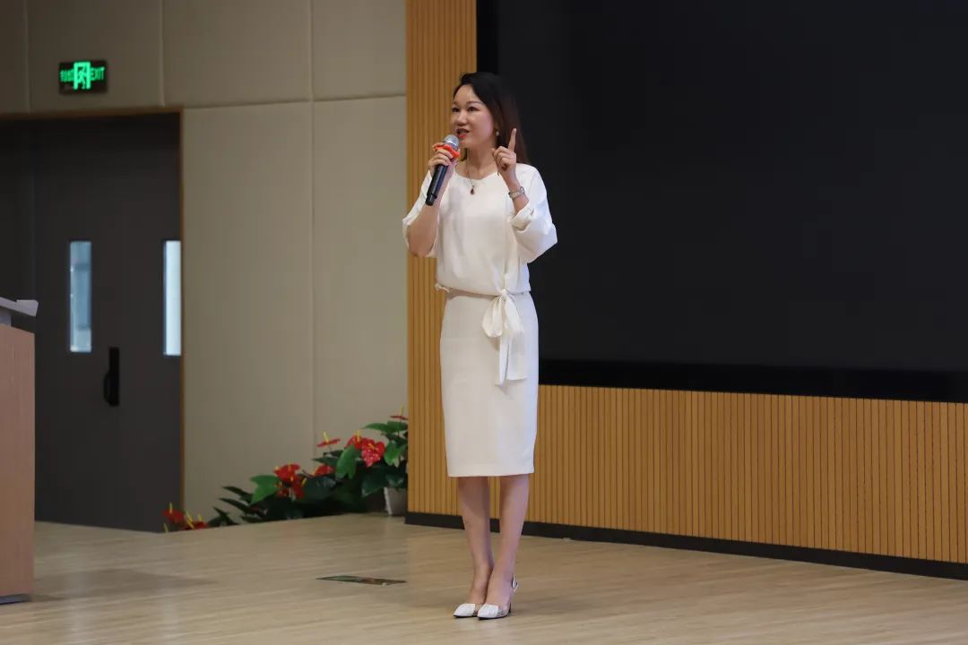 著名二胡演奏家张音悦来校主讲中国传统文化与民族音乐