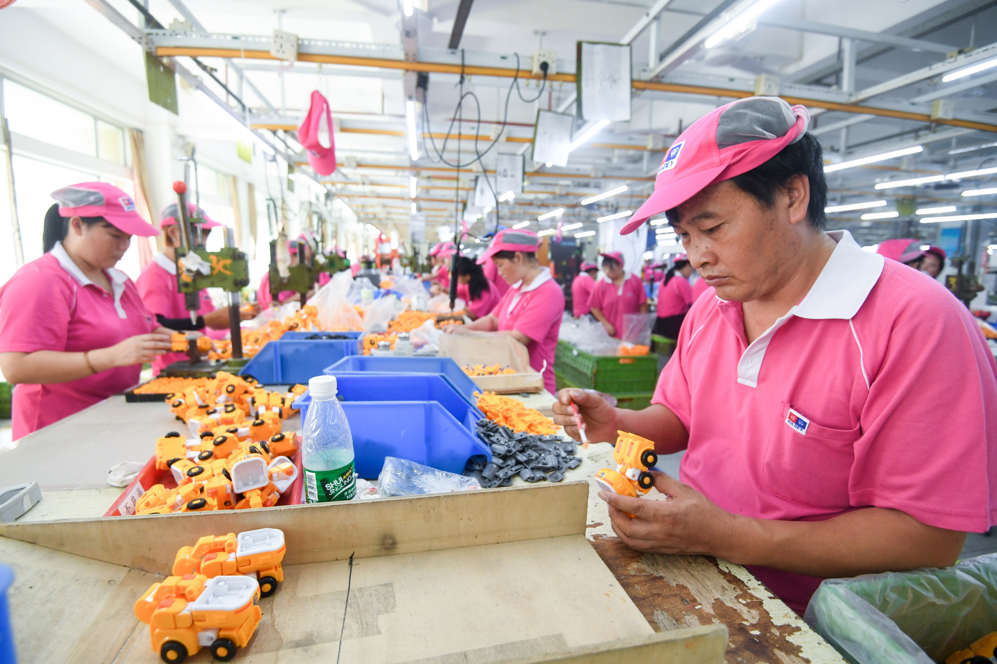 (特区40年·图文互动)(5)"玩具之都"汕头澄海疫情冲击下的转型突围