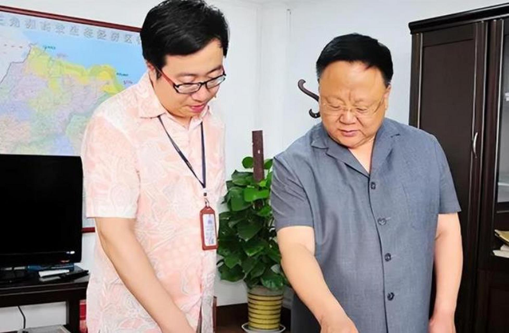 当年卖光国企又送私企,被叫"陈卖光"的年轻市长,仍在发展山东 陈光在