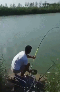 当90后喜欢上钓鱼:钓几条小鱼世界被治愈了