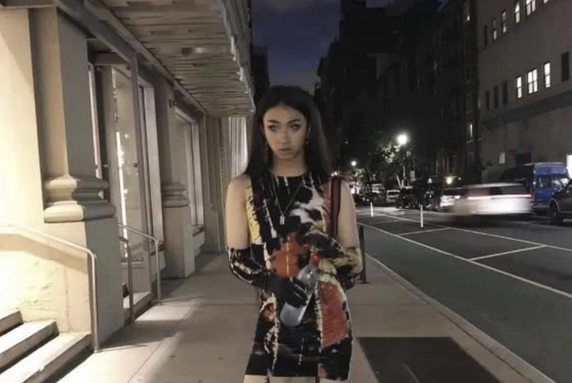 伊能静儿子穿女装上热搜?孩子异装癖有心理隐患,父母有必要干预