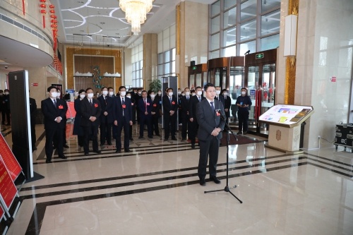 县领导看望出席微山县第十九届人民代表大会第一次会议的代表