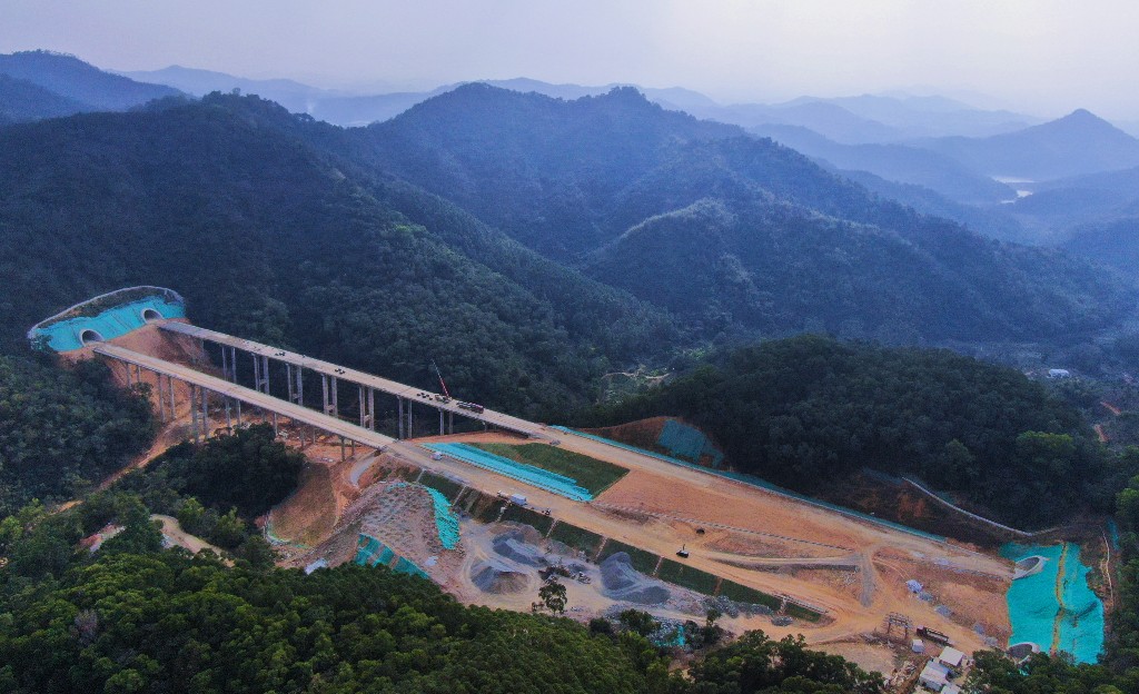 潮州东联络线主线半幅贯通,有望在2022年建成通车