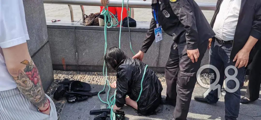 事出突然!93年姑娘跳钱塘江轻生