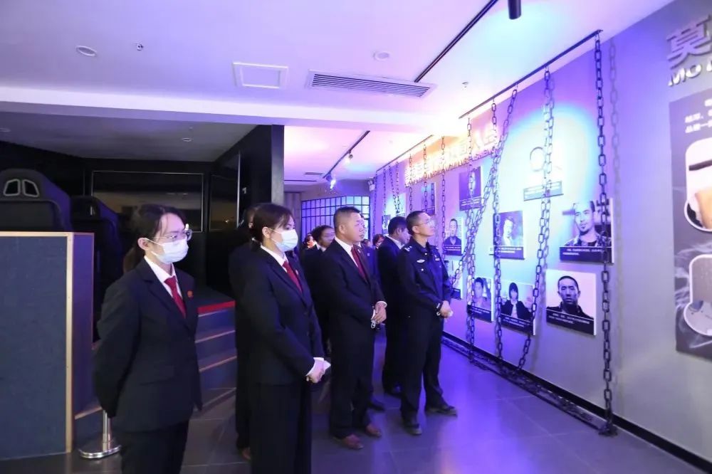 平果法院组织全体干警到平果禁毒教育示范基地参观学习