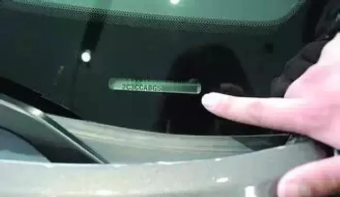 欧曼车架号在哪个位置?