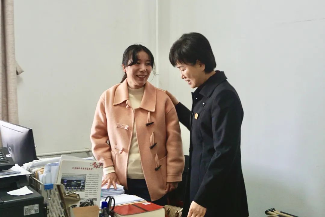 女法官国际日|丁晓倩一行慰问"三八"妇女节在岗女干警