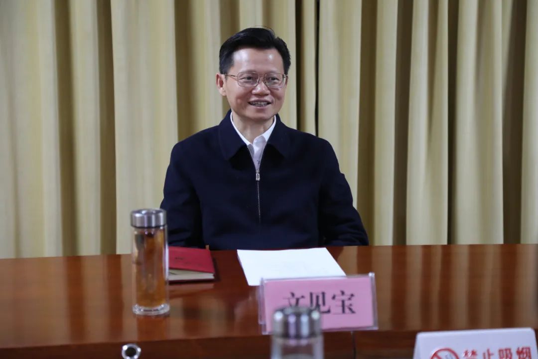 市委常委,政法委书记文见宝到市妇联调研指导工作