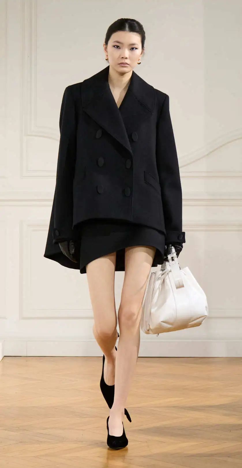 givenchy缱绻的诱惑与女性力量的新诠释