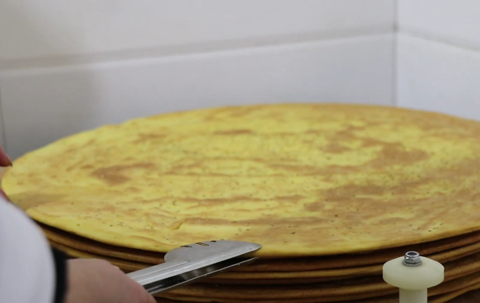 兰州第一大饼,个个1斤5两重,本地人吃腻了,外地人没见过