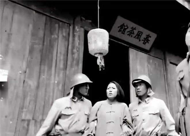 为躲避敌人追踪,安顺花无奈捂死小儿子,被抓后受尽羞辱却不屈服