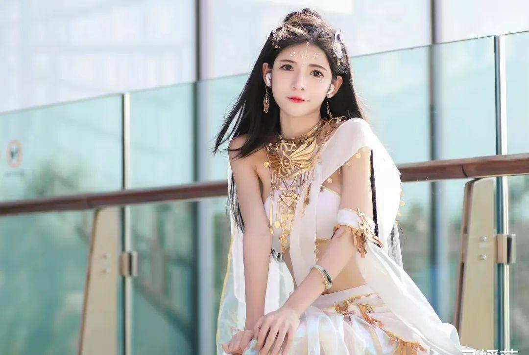 三百万粉丝大网红"狗头萝莉"金盆洗手,6小时摊出100只煎饼!