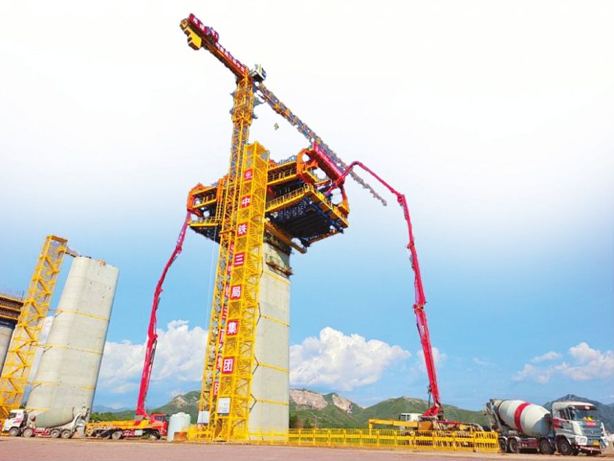 雄忻高铁山西段成功实现空中造桥