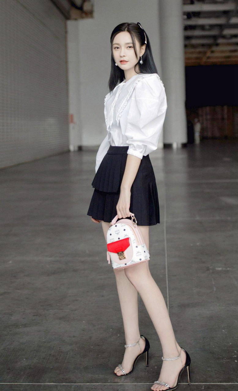 沈梦辰高跟凉鞋美腿玉足