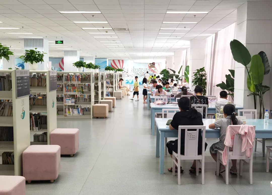 快乐过暑假,实践促成长!宝山区图书馆暑期小小志愿者上岗了
