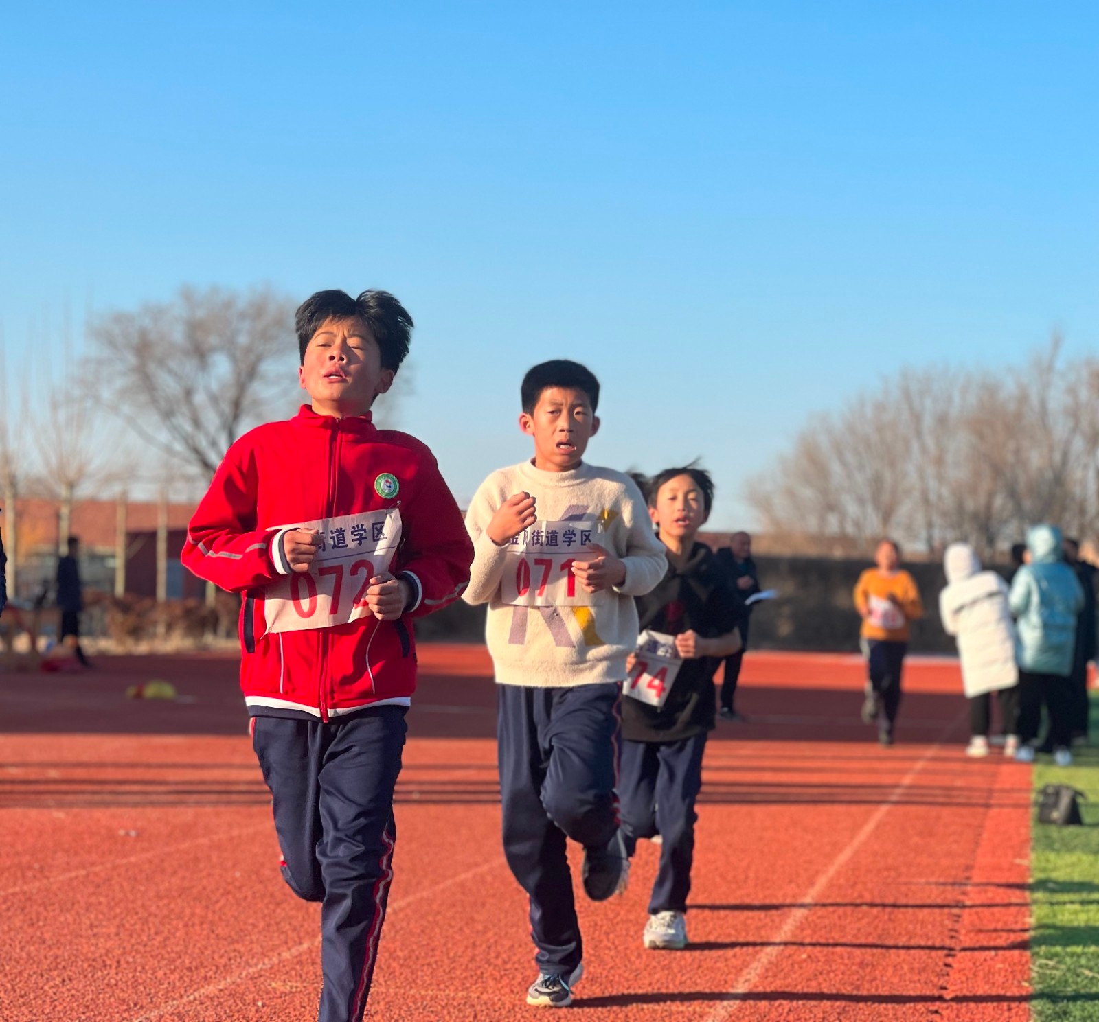 金阳学区开展迎元旦奔跑吧少年小学生冬季长跑比赛活动