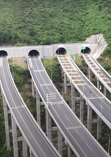 tiktok上,外国网友围观中国基建:amazing!