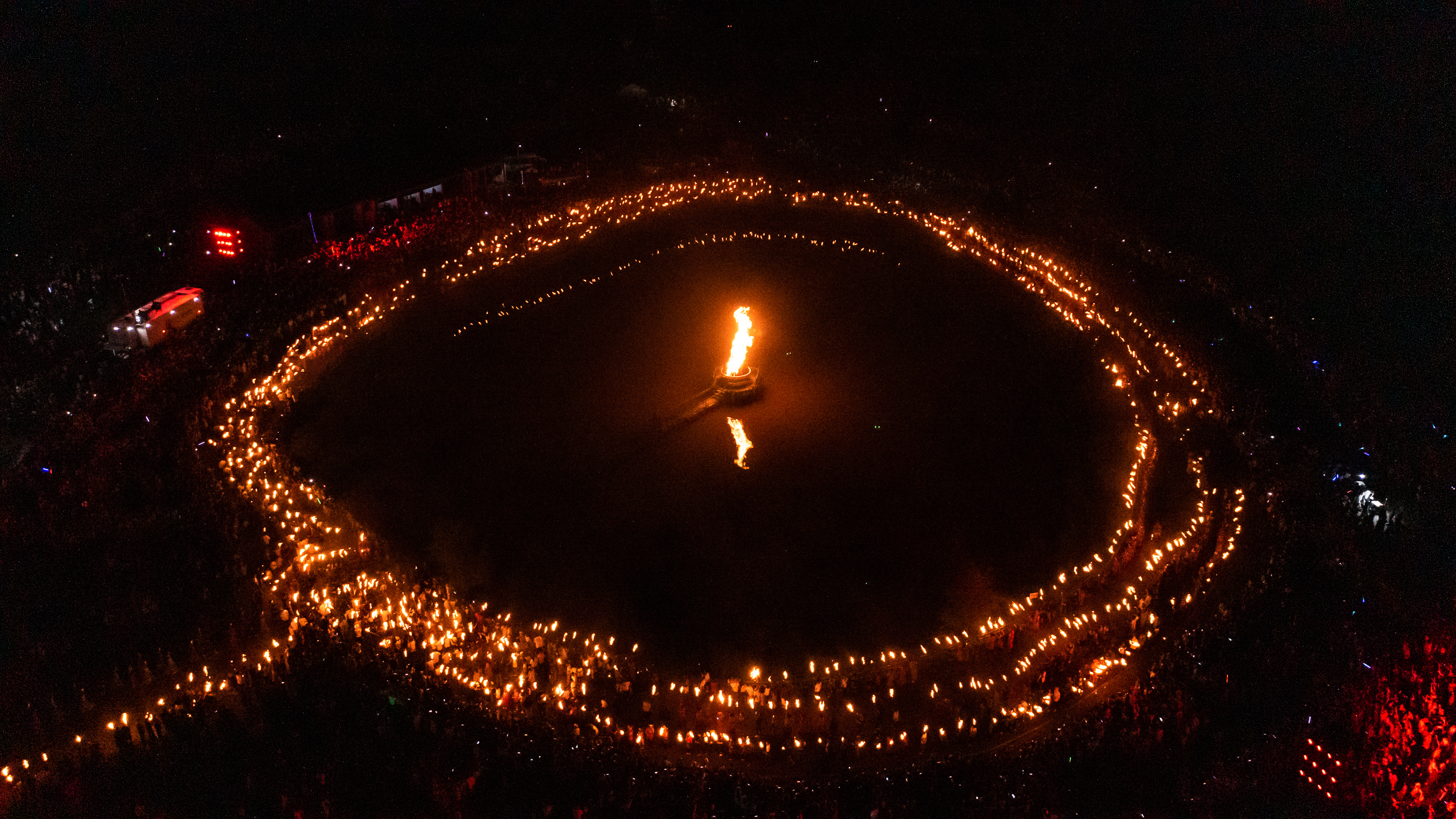 (社会)贵州威宁:彝族群众欢度火把节