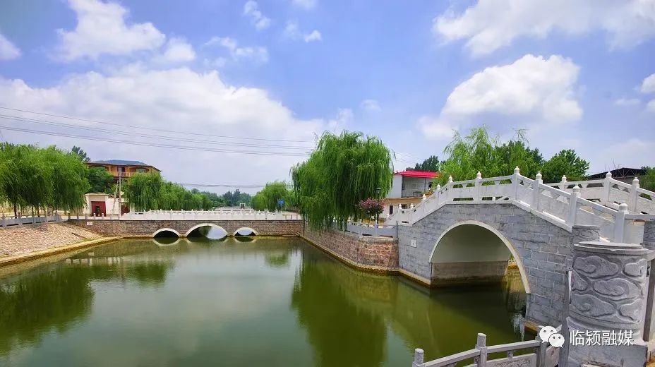 大郭镇胡桥村突出项目建设带动人居环境改善