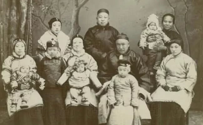 晚清封建大家庭:家庭人口多达几百人,在姻亲中扩大家族势力